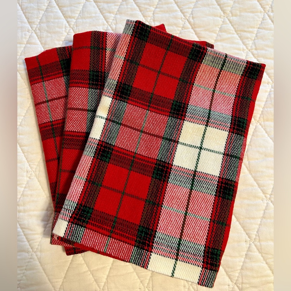 Sur La Table Holiday Plaid Napkins—Set of 3